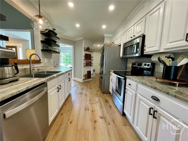 1881 Hampton Walk Court, Hoschton, GA 30548