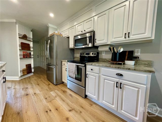 1881 Hampton Walk Court, Hoschton, GA 30548
