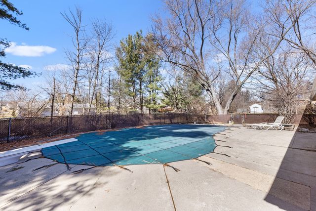 8668 Yosemite Drive, Byron, IL 61010