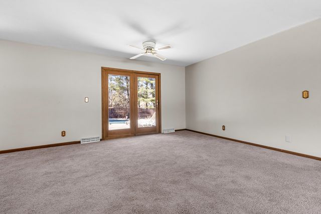 8668 Yosemite Drive, Byron, IL 61010