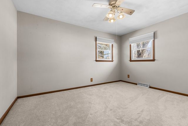 8668 Yosemite Drive, Byron, IL 61010