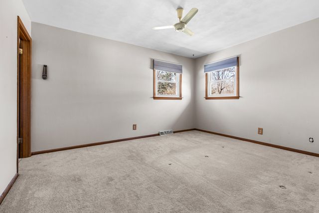 8668 Yosemite Drive, Byron, IL 61010