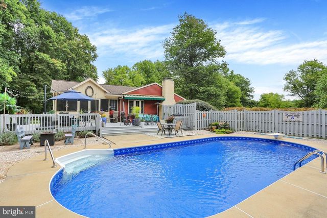 81 OAKBROOK DR, Birdsboro, PA 19508