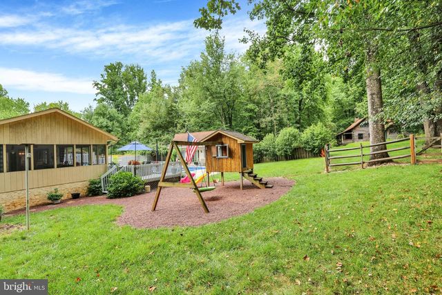 81 OAKBROOK DR, Birdsboro, PA 19508