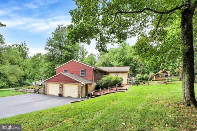 81 OAKBROOK DR, Birdsboro, PA 19508