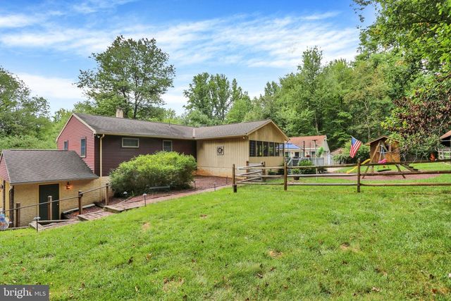 81 OAKBROOK DR, Birdsboro, PA 19508