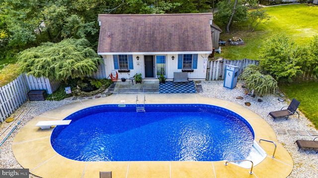 81 OAKBROOK DR, Birdsboro, PA 19508