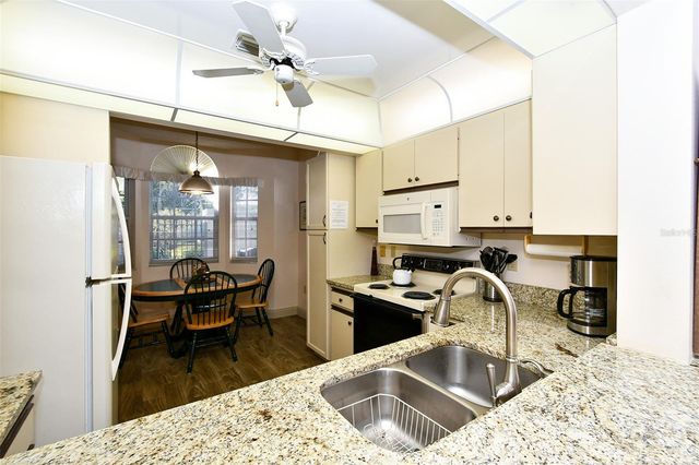 5649 E LONG COMMON COURT 19, Sarasota, FL 34235