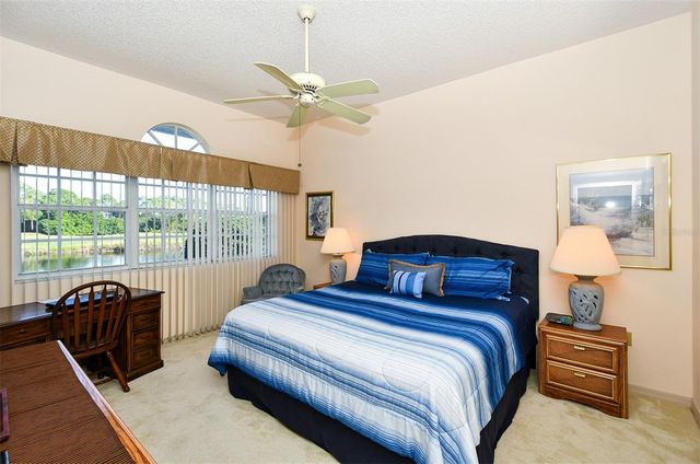 5649 E LONG COMMON COURT 19, Sarasota, FL 34235