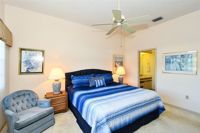 5649 E LONG COMMON COURT 19, Sarasota, FL 34235