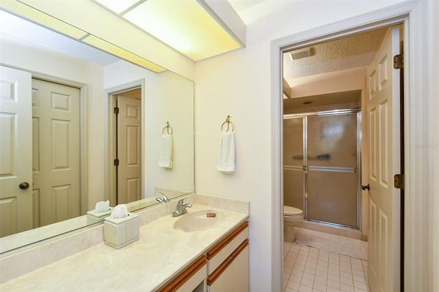 5649 E LONG COMMON COURT 19, Sarasota, FL 34235