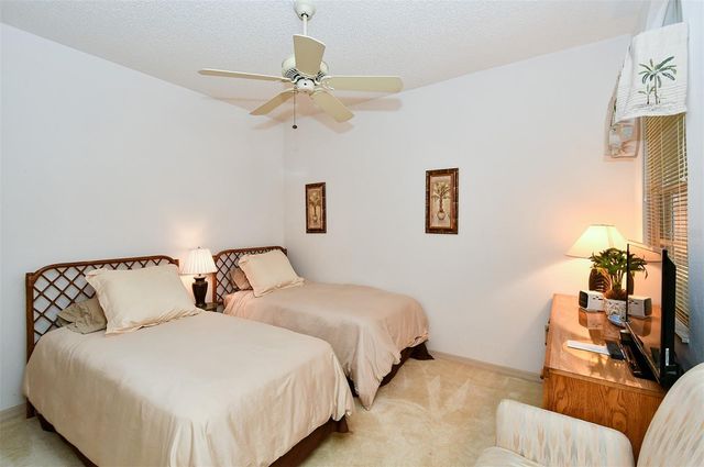 5649 E LONG COMMON COURT 19, Sarasota, FL 34235
