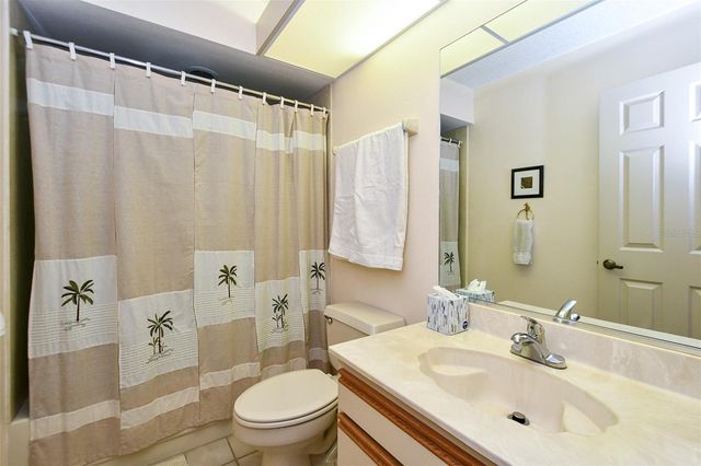 5649 E LONG COMMON COURT 19, Sarasota, FL 34235