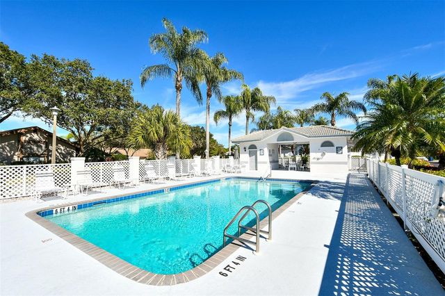 5649 E LONG COMMON COURT 19, Sarasota, FL 34235