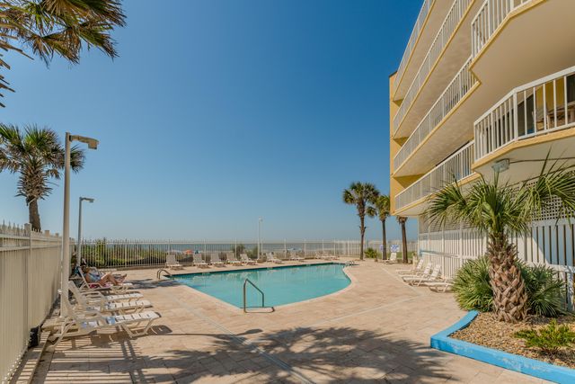 201 W Arctic Avenue Apt 302, Folly Beach, SC 29439