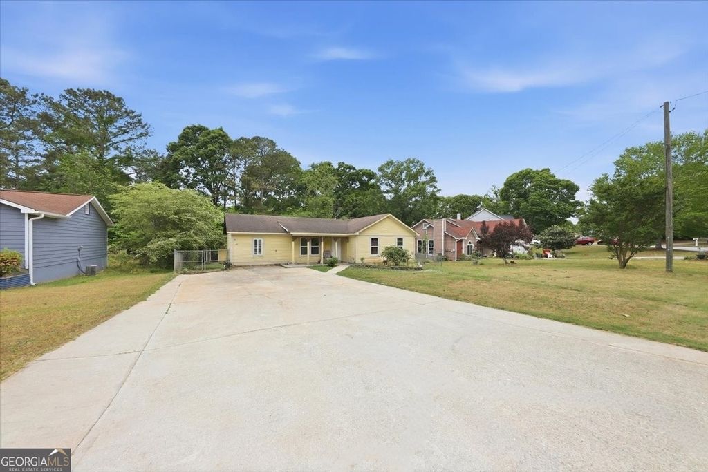 10391 Wrens Drive, Jonesboro, GA 30238