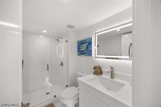 10475 Gulf Shore DR 162, Naples, FL 34108