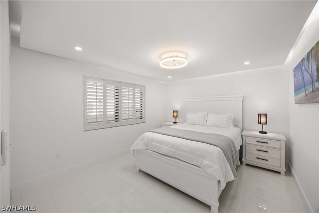10475 Gulf Shore DR 162, Naples, FL 34108