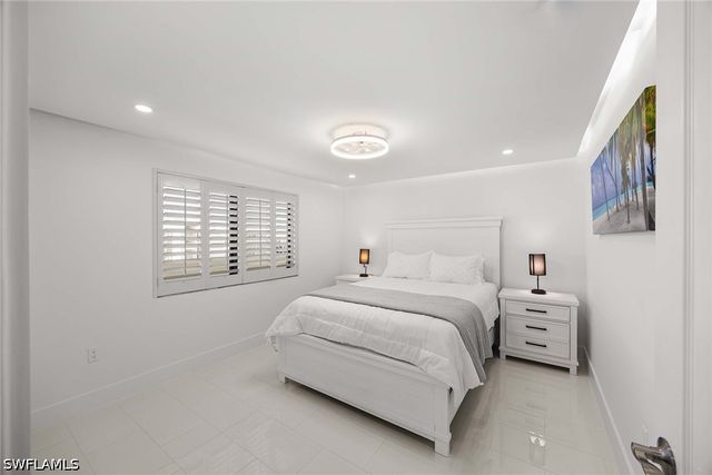 10475 Gulf Shore DR 162, Naples, FL 34108