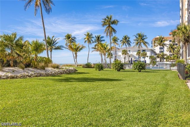 10475 Gulf Shore DR 162, Naples, FL 34108