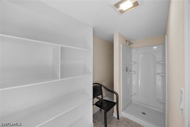 10475 Gulf Shore DR 162, Naples, FL 34108