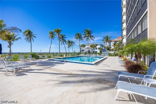 10475 Gulf Shore DR 162, Naples, FL 34108