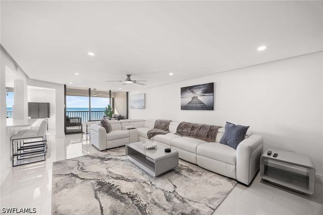 10475 Gulf Shore DR 162, Naples, FL 34108