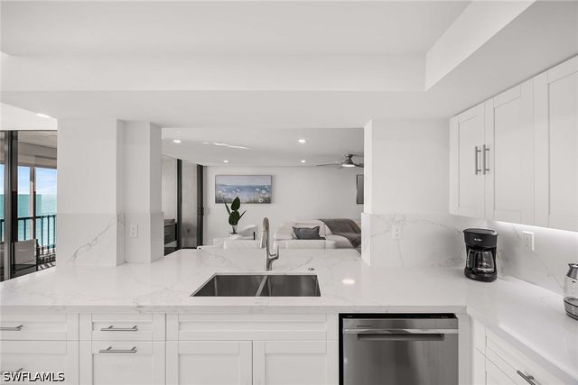 10475 Gulf Shore DR 162, Naples, FL 34108