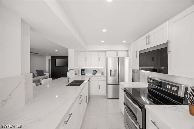 10475 Gulf Shore DR 162, Naples, FL 34108