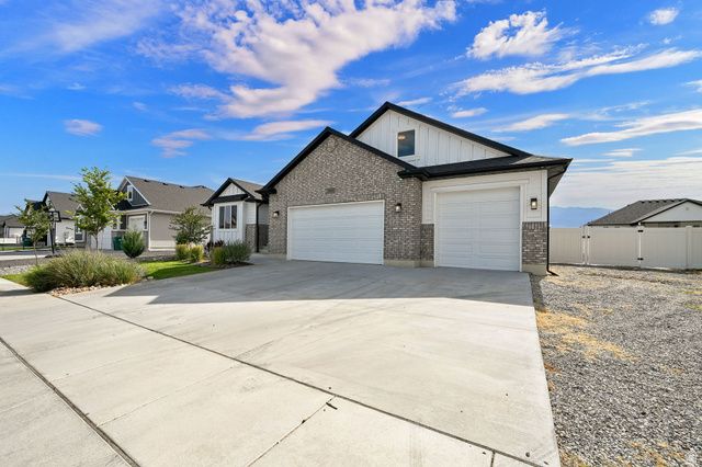 3024 S 2325 W, West Haven, UT 84401