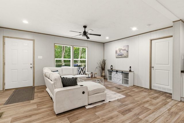 725 Tomahawk Trail, Blairsville, GA 30512