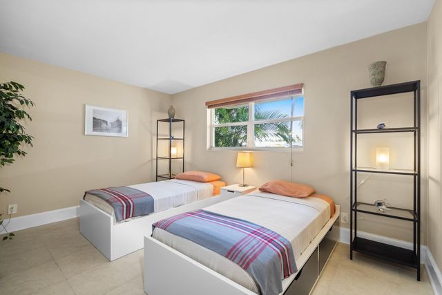 2701 NE 1st Street 106, Pompano Beach, FL 33062