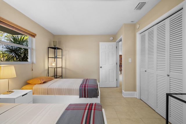 2701 NE 1st Street 106, Pompano Beach, FL 33062