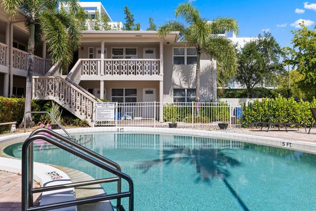 2701 NE 1st Street 106, Pompano Beach, FL 33062