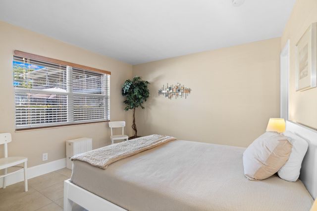 2701 NE 1st Street 106, Pompano Beach, FL 33062