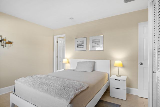 2701 NE 1st Street 106, Pompano Beach, FL 33062