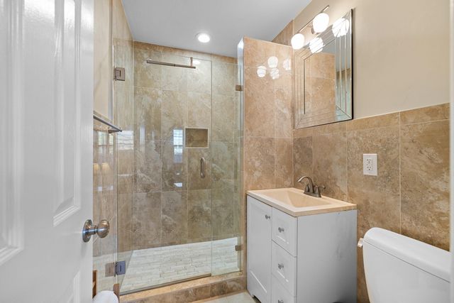 2701 NE 1st Street 106, Pompano Beach, FL 33062