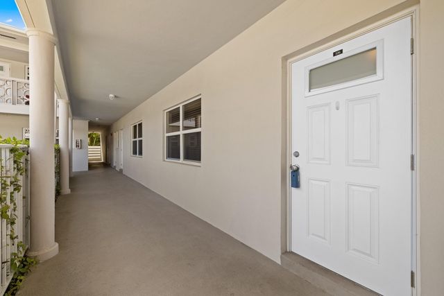 2701 NE 1st Street 106, Pompano Beach, FL 33062