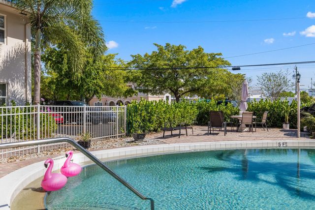 2701 NE 1st Street 106, Pompano Beach, FL 33062