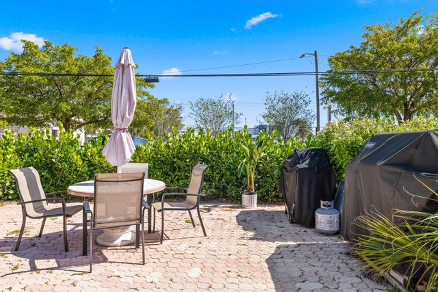 2701 NE 1st Street 106, Pompano Beach, FL 33062