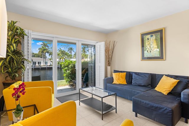 2701 NE 1st Street 106, Pompano Beach, FL 33062