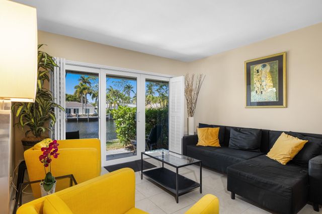 2701 NE 1st Street 106, Pompano Beach, FL 33062