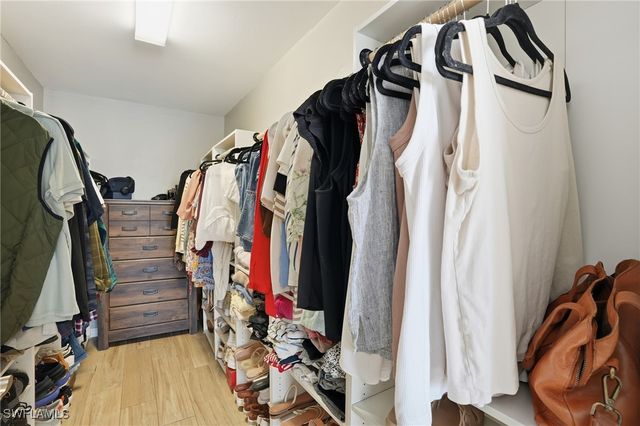 4153 NE 9th PL, Cape Coral, FL 33909