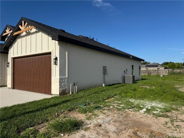 2820 N Alyna Avenue, Edinburg, TX 78541