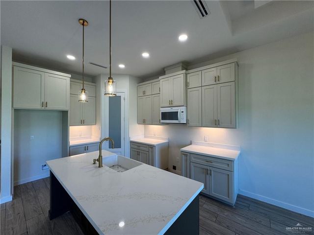 2820 N Alyna Avenue, Edinburg, TX 78541