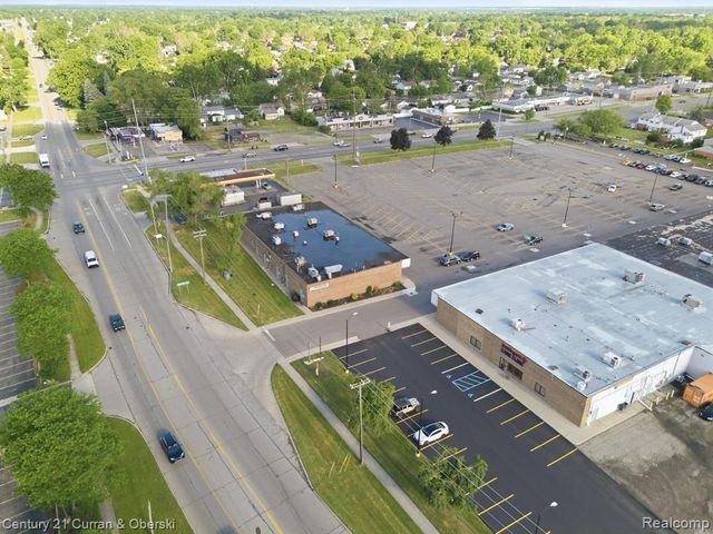 8028 N Middlebelt Road, Westland, MI 48185