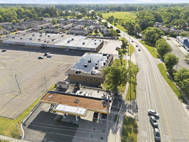 8028 N Middlebelt Road, Westland, MI 48185