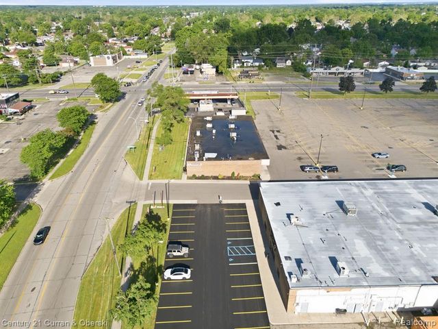 8028 N Middlebelt Road, Westland, MI 48185
