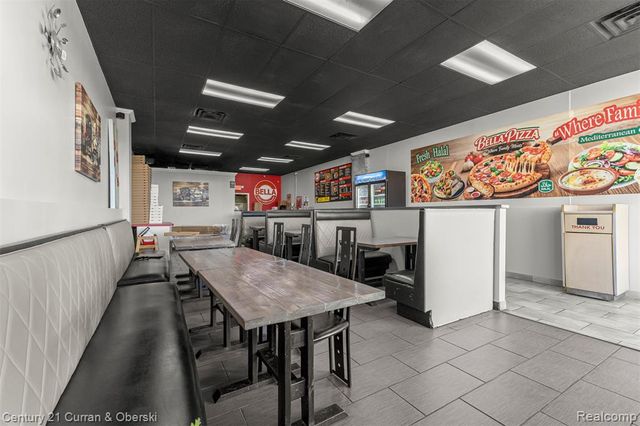 8028 N Middlebelt Road, Westland, MI 48185