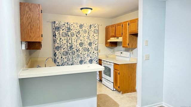 20 East Pembroke Road 70, Danbury, CT 06811